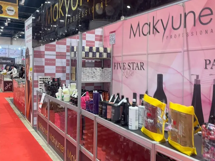 Stand Makyuner — montagem Montec