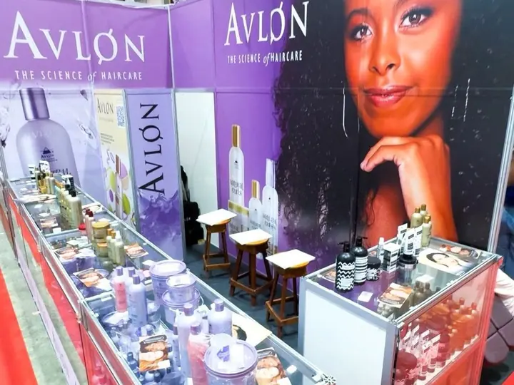 Stand Avlon — montagem Montec