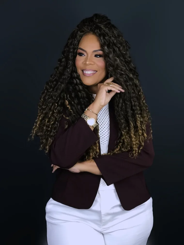 Cíntia Santos — coordenadora e organizadora do Setor Nails
